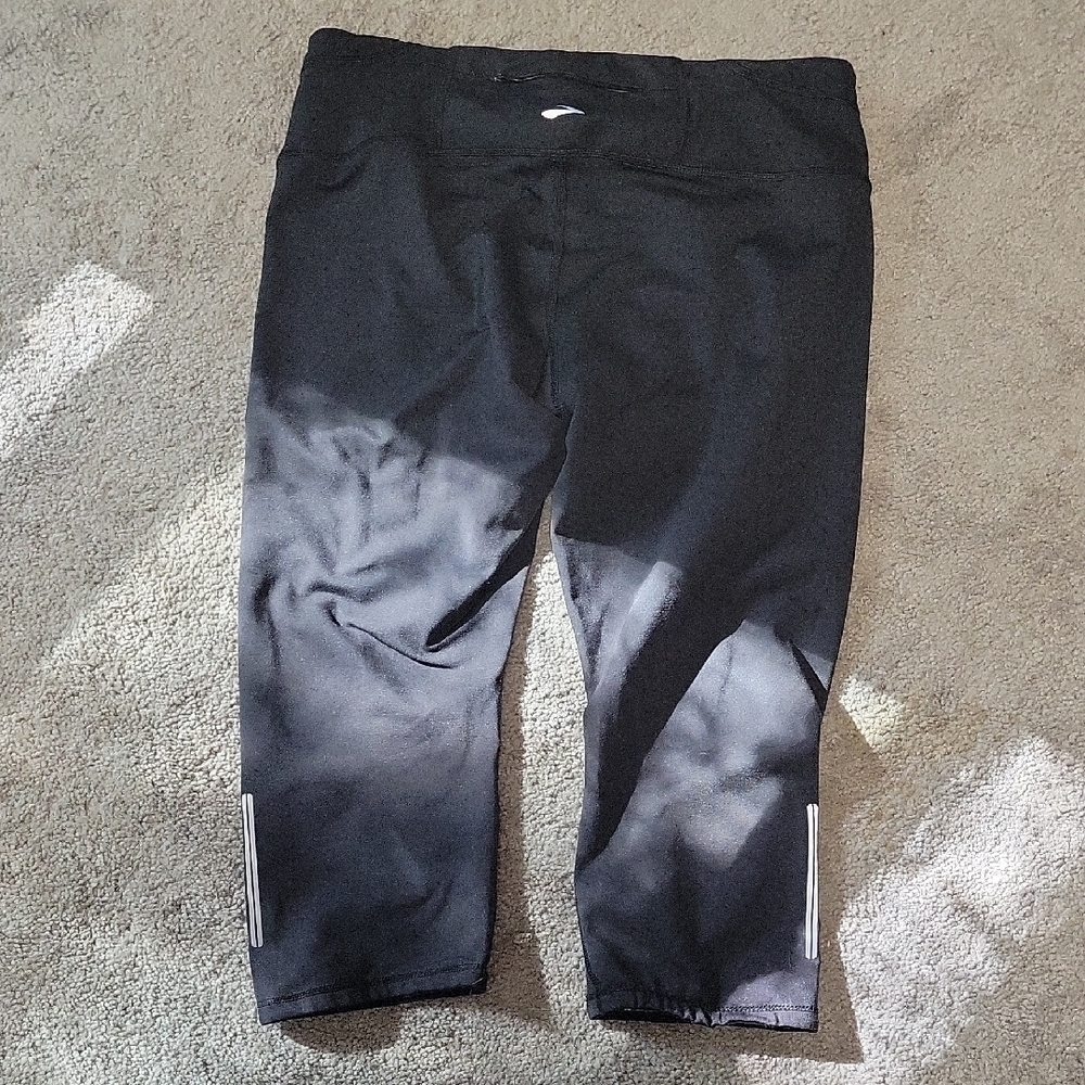 Brooks Black Performance Capris - image 3